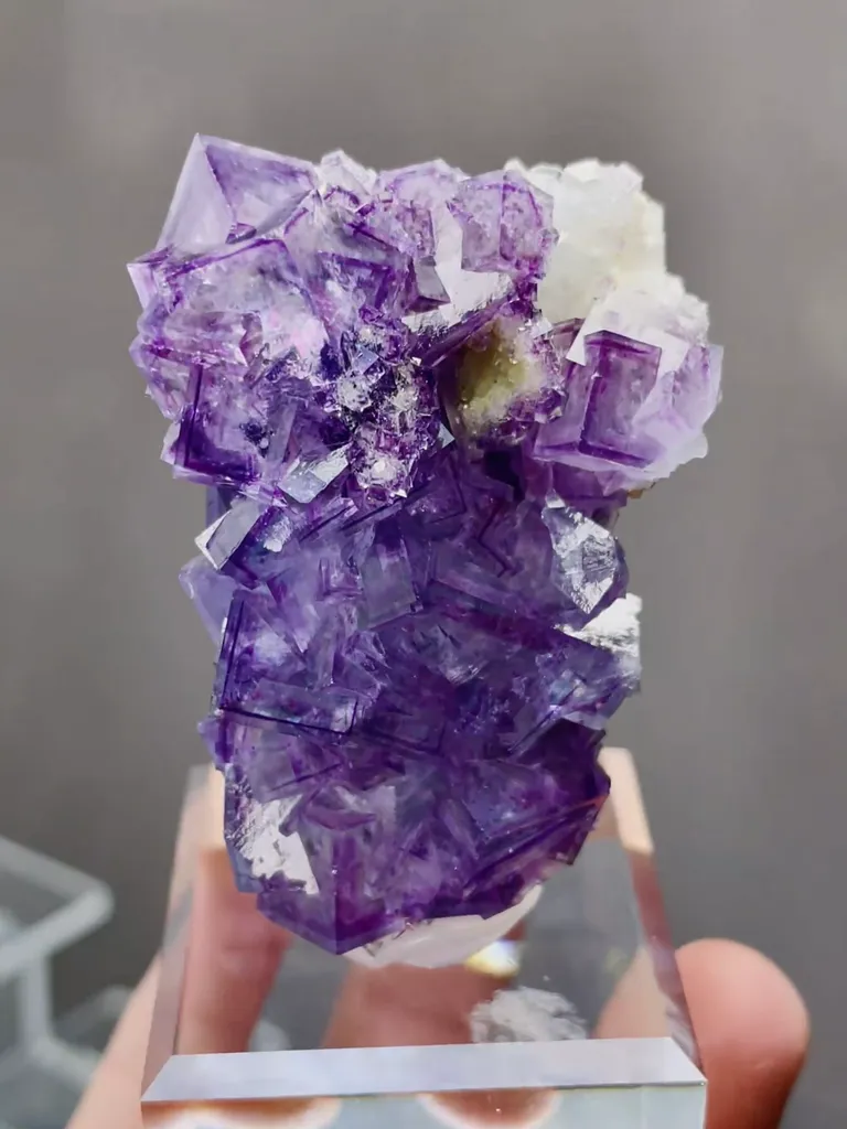Natural Purple Cubic Fluorite comes from Yaogangxian,Hunan 40*30*50MM - image 3