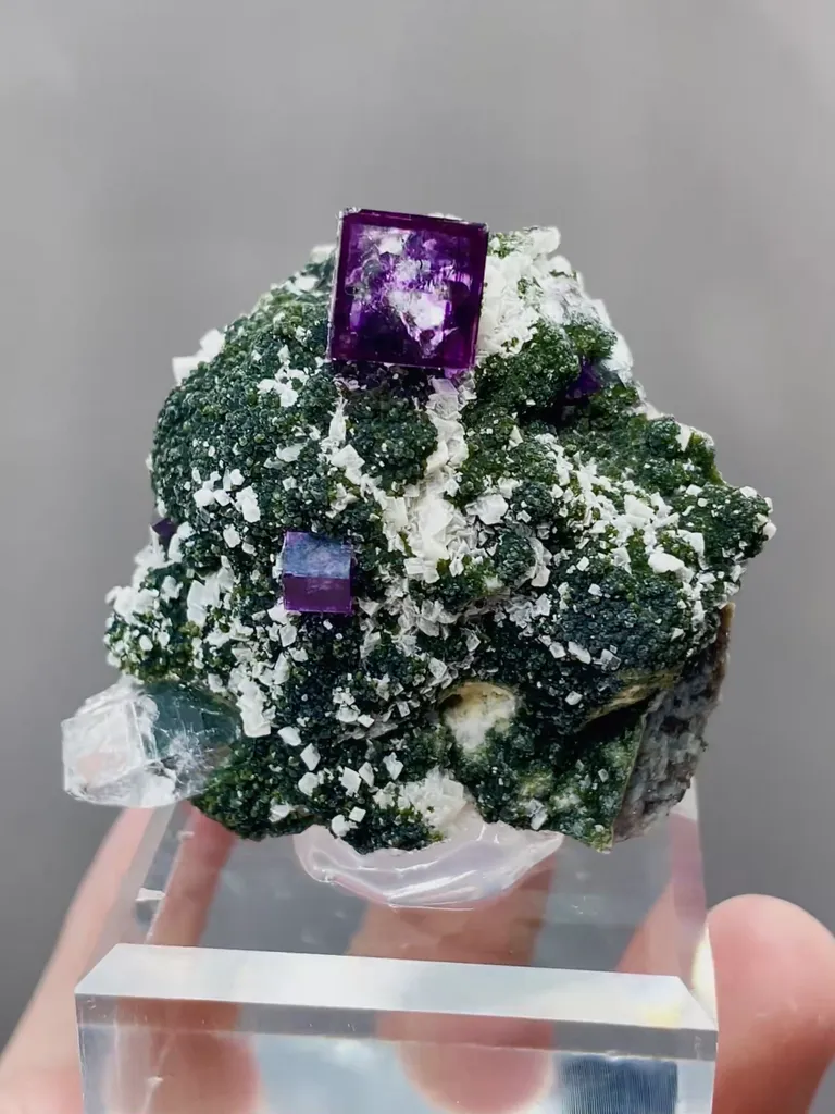 Natural Purple Cubic Fluorite comes from Yaogangxian,Hunan 50*25*40MM - image 2