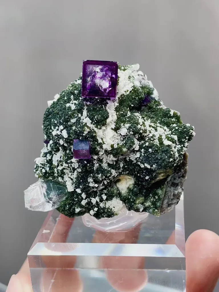Natural Purple Cubic Fluorite comes from Yaogangxian,Hunan 50*25*40MM image