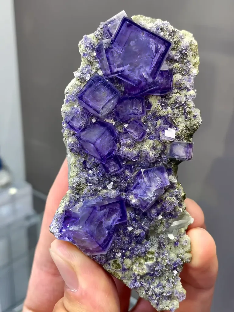 Natural Purple Cubic Fluorite comes from Yaogangxian,Hunan 95*45*30MM - image 3