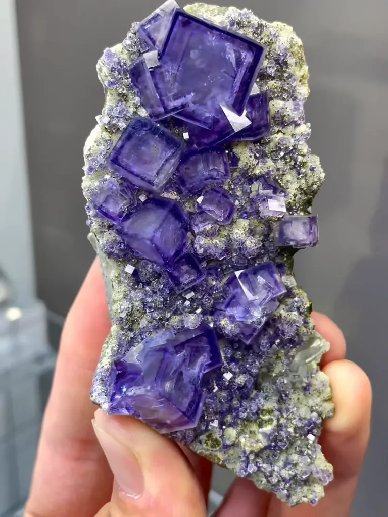Natural Purple Cubic Fluorite comes from Yaogangxian,Hunan 95*45*30MM - image 4
