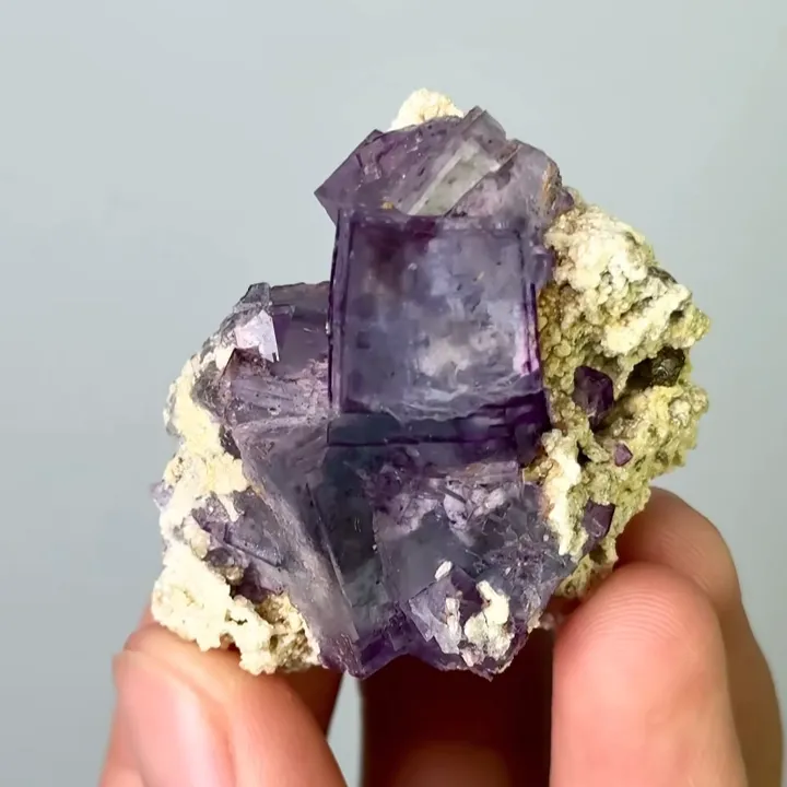 Natural Purple Cubic Fluorite & Mica,Mineral Specimen :Yaogangxian,Hunan (35*40*30mm) image