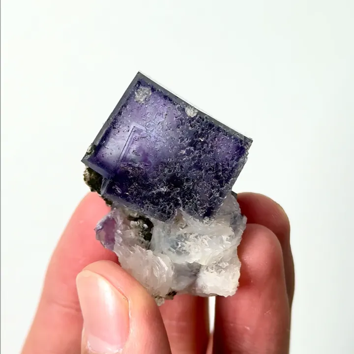 Natural Purple Cubic Fluorite, Mineral Specimen: Yaogangxian,Hunan (25*25*35MM) - image 2