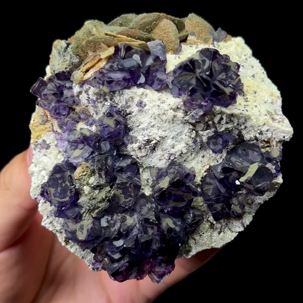 Natural Purple Cubic Fluorite Mineral Specimen,High Quality Specimen,YINDU,INNER MONGOLIA,CHINA(75*85*35mm) image