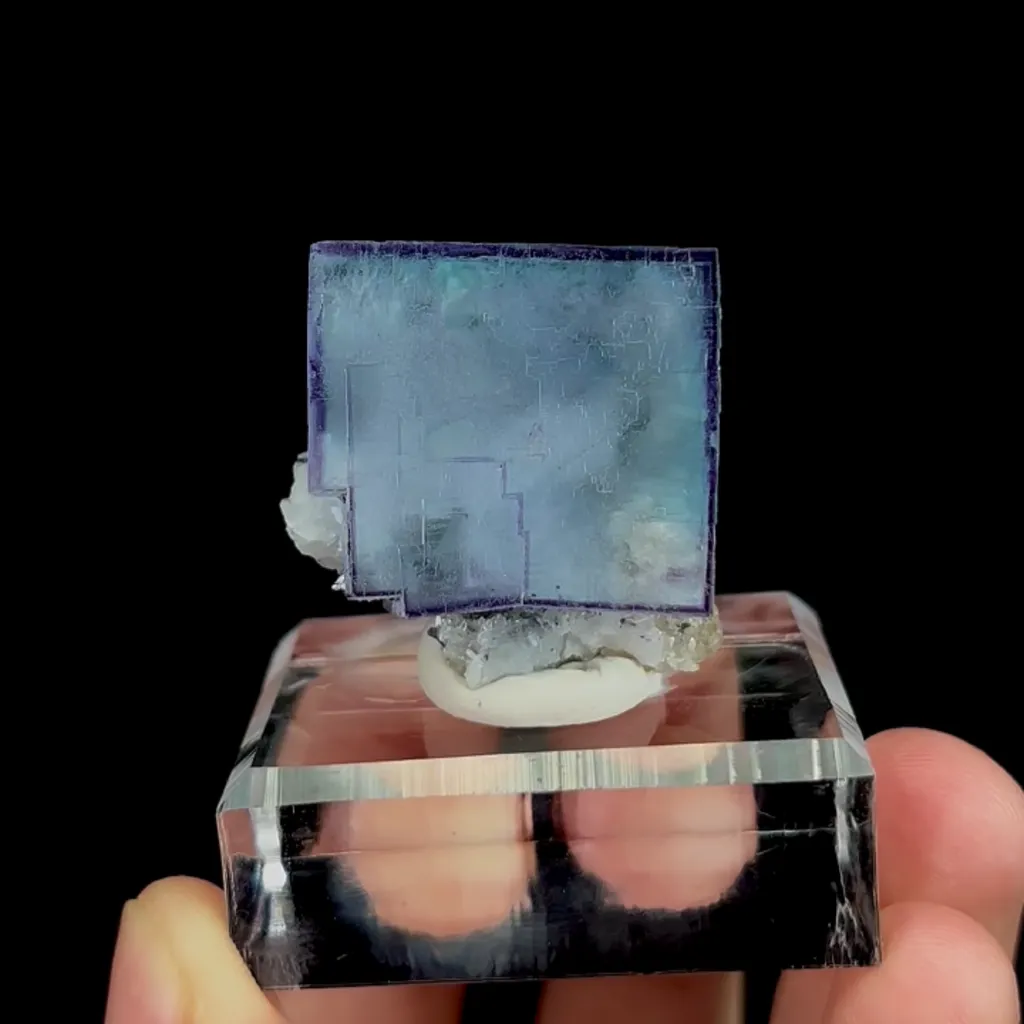 Natural Purple Cubic Fluorite, Mineral Specimen:Yaogangxian,Hunan (25*25*15MM) - image 4