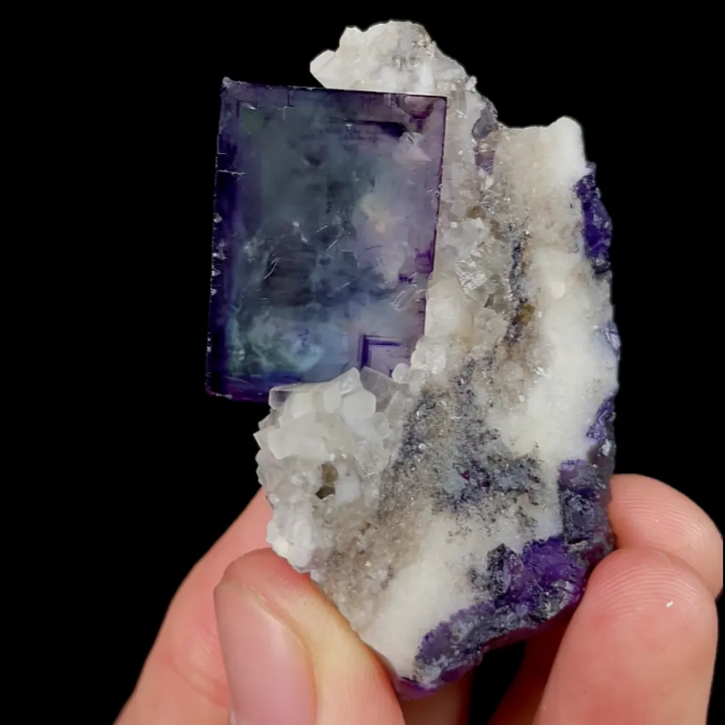 Natural Purple Cubic Fluorite, Mineral Specimen:Yaogangxian,Hunan (35*55*20MM) - image 2