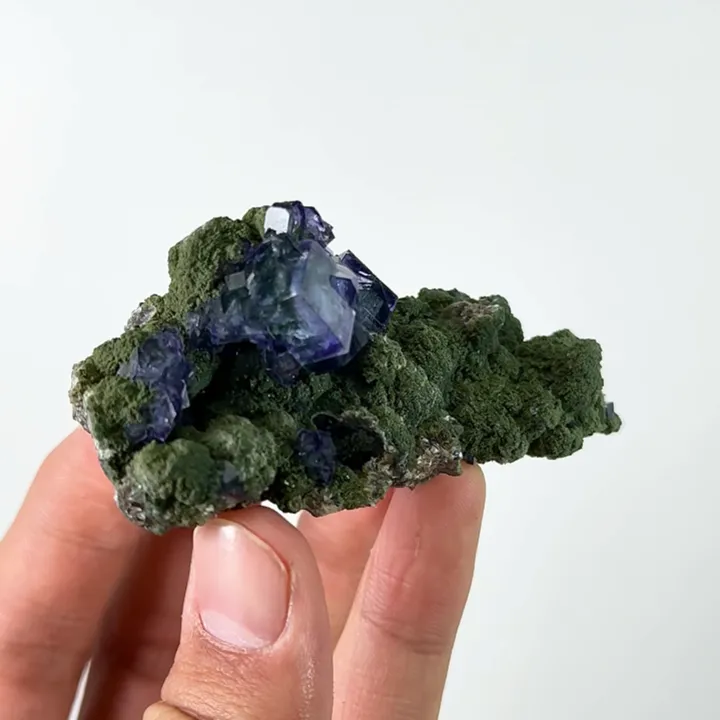 Natural Purple Cubic Fluorite, Mineral Specimen:Yaogangxian,Hunan (75*30*35MM) - image 2