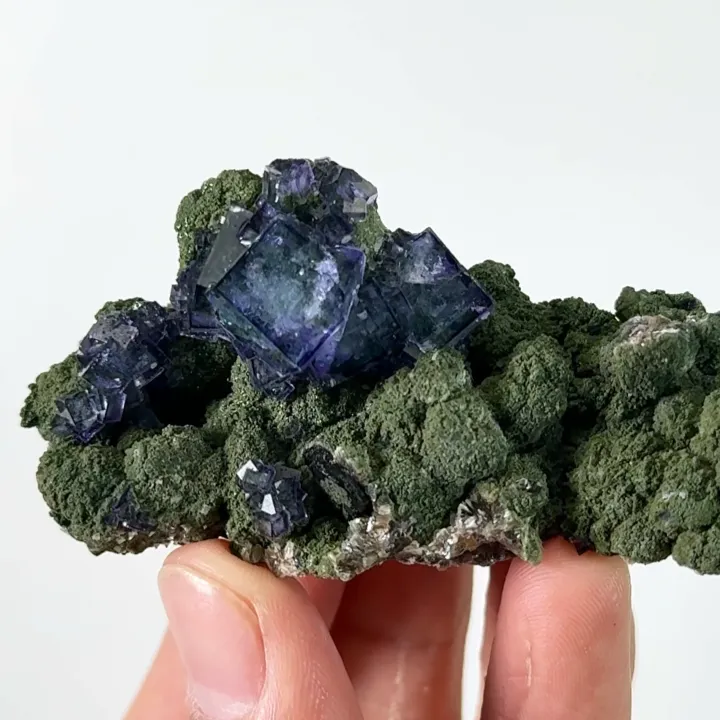 Natural Purple Cubic Fluorite, Mineral Specimen:Yaogangxian,Hunan (75*30*35MM) - image 3