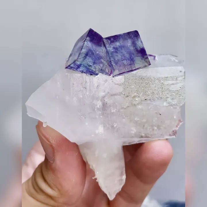 Natural Purple Cubic Fluorite & Quartz, Mineral Specimen: Yaogangxian,Hunan (60*65*25mm) image