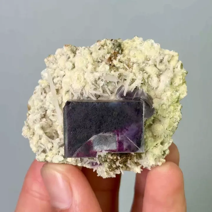 Natural Purple Cubic Fluorite & Quartz,Mineral Specimen:Inner Mongolia,China (50*45*25mm) image