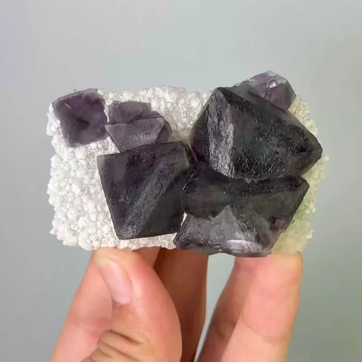 Natural Purple Cubic Fluorite & Quartz,Mineral Specimen:Inner Mongolia,China (70*45*25mm) image