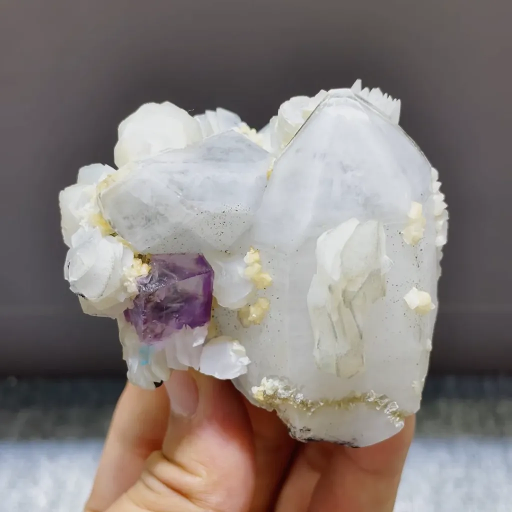 Natural Purple Cubic with Quartz and Calcite Symbiosis comes from Yaogangxian,Hunan 60*60*50MM image