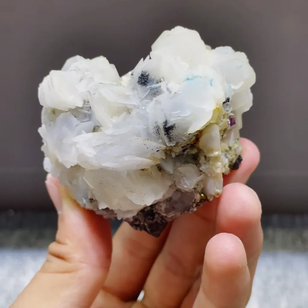 Natural Purple Cubic with Quartz and Calcite Symbiosis comes from Yaogangxian,Hunan 60*60*50MM - image 2