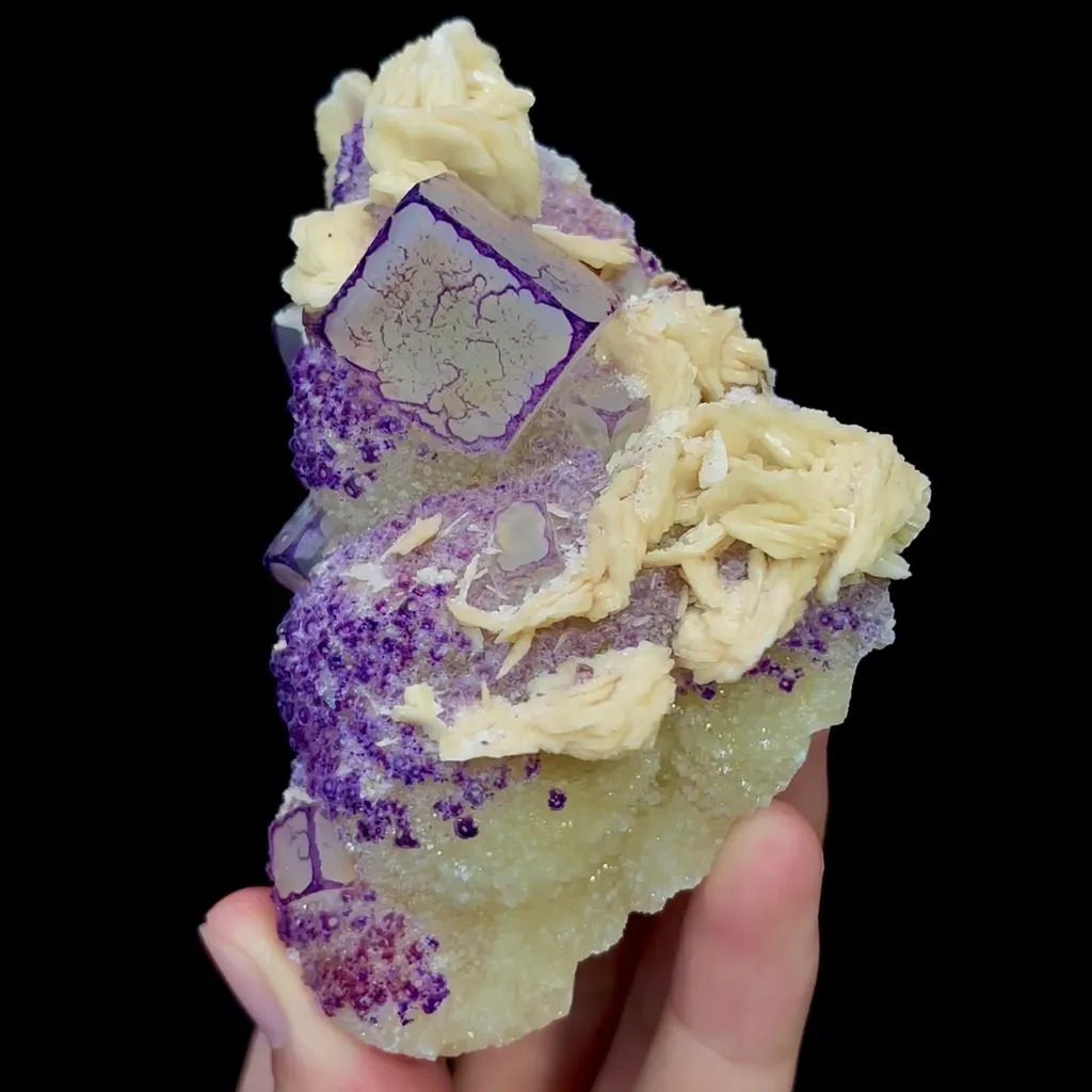 Natural Purple-Edged Fluorite Mineral Specimen,High Quality Specimen,GUIZHOU,CHINA(100*65*45mm) image