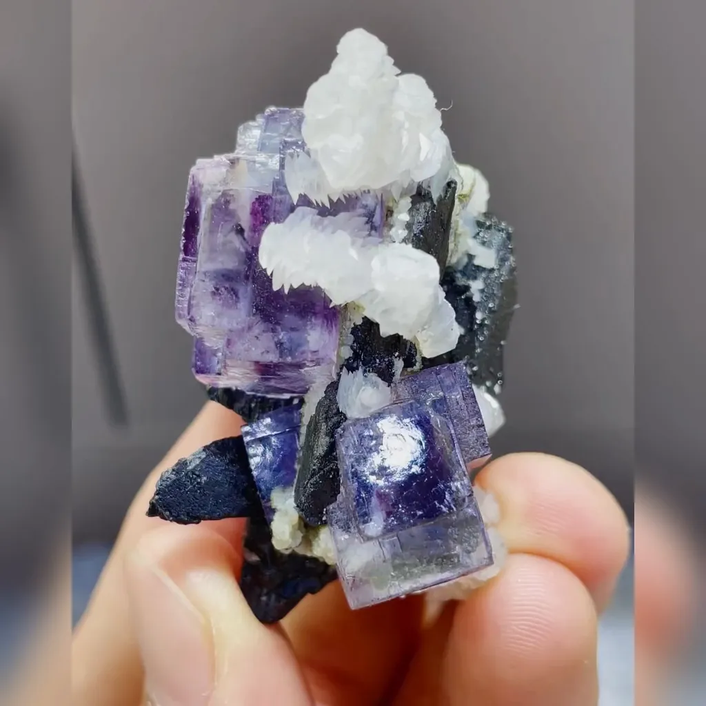 Natural Purple Fluorite and Calcite and Black Wolframite Symbiosis comes from Yaogangxian,Hunan 25*40*25MM image