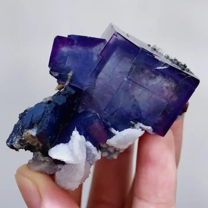 Natural Purple Fluorite and Calcite Symbiosis comes from Yaogangxian,Hunan40*60*40MM image