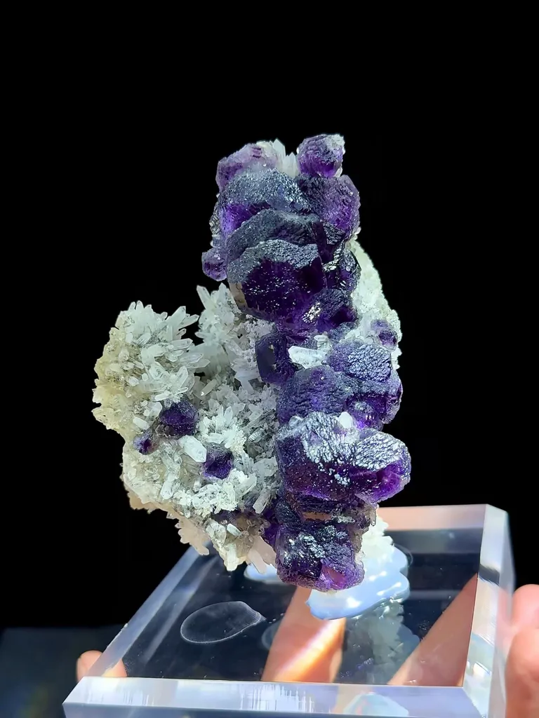 Natural Purple Fluorite and Crystal Clusters Coexist comes from Shangbao,Neimenggu 85*50*120MM - image 2