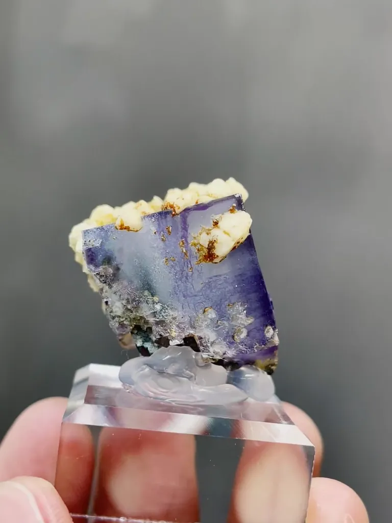 Natural Purple Fluorite and Dolomite coexist comes from Yaogangxian,Hunan 20*20*20MM - image 4