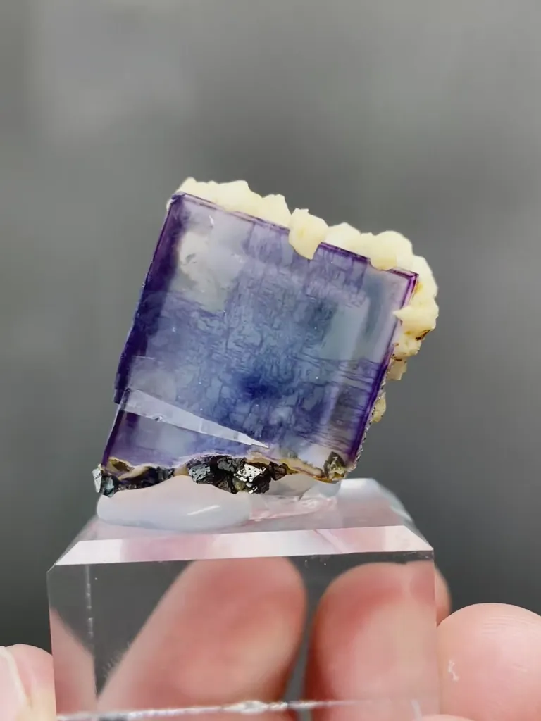 Natural Purple Fluorite and Dolomite coexist comes from Yaogangxian,Hunan 20*20*20MM - image 3