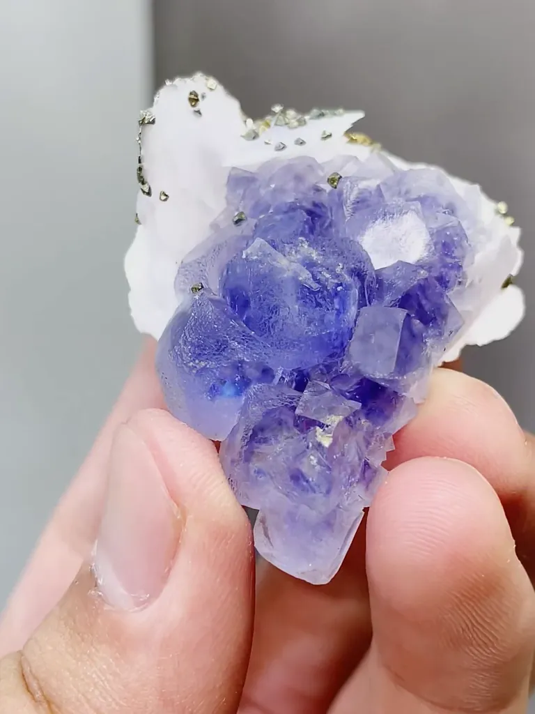 Natural Purple Fluorite and Flaky Calcite coexist comes from Yaogangxian,Hunan 35*50*20MM - image 3