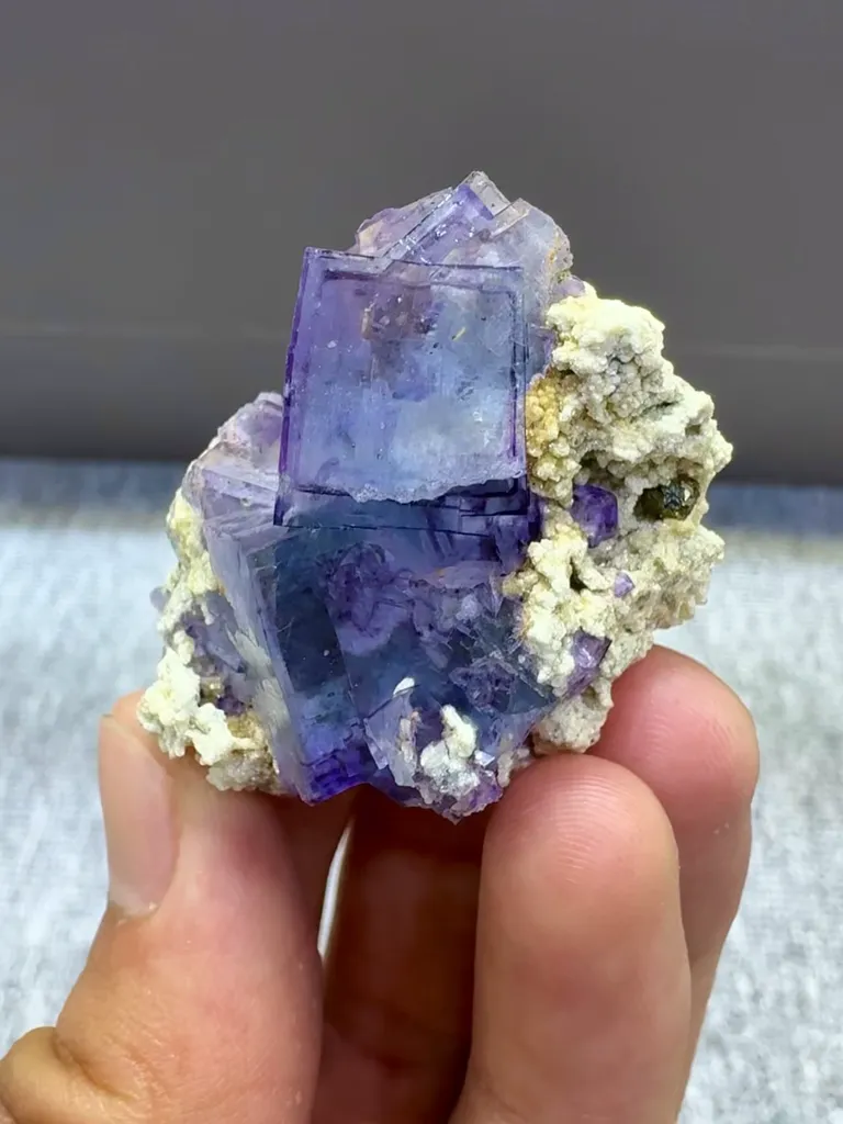 Natural Purple Fluorite and Mica comes from Yaogangxian,Hunan 40*25*30MM image