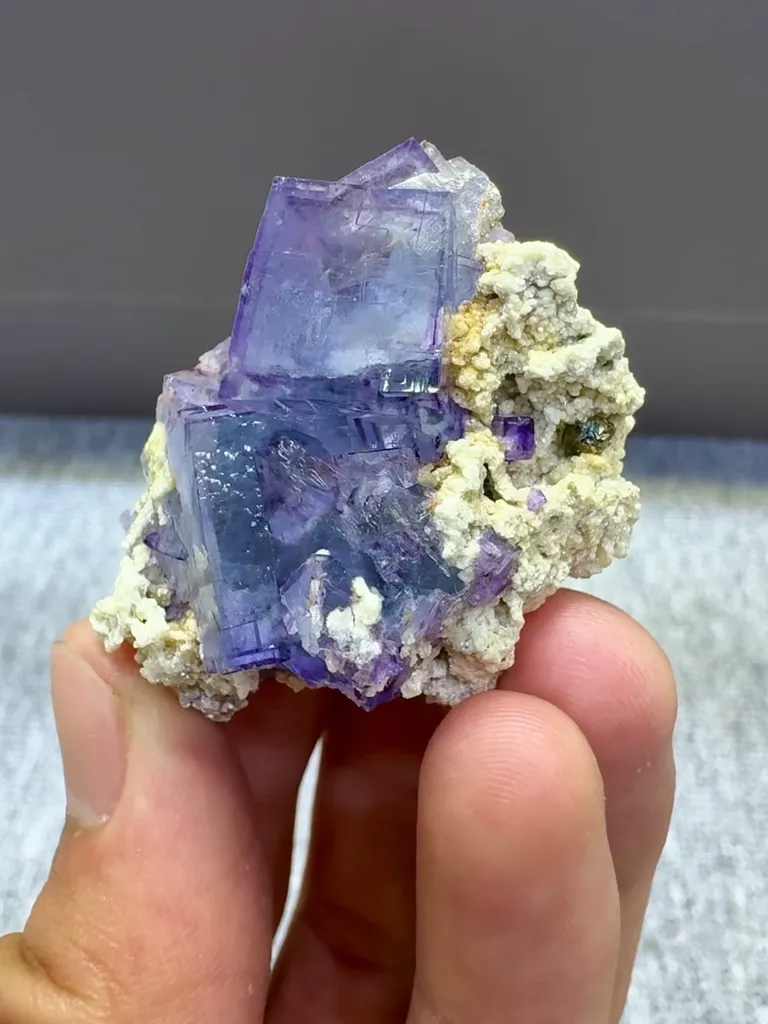 Natural Purple Fluorite and Mica comes from Yaogangxian,Hunan 40*25*30MM - image 2