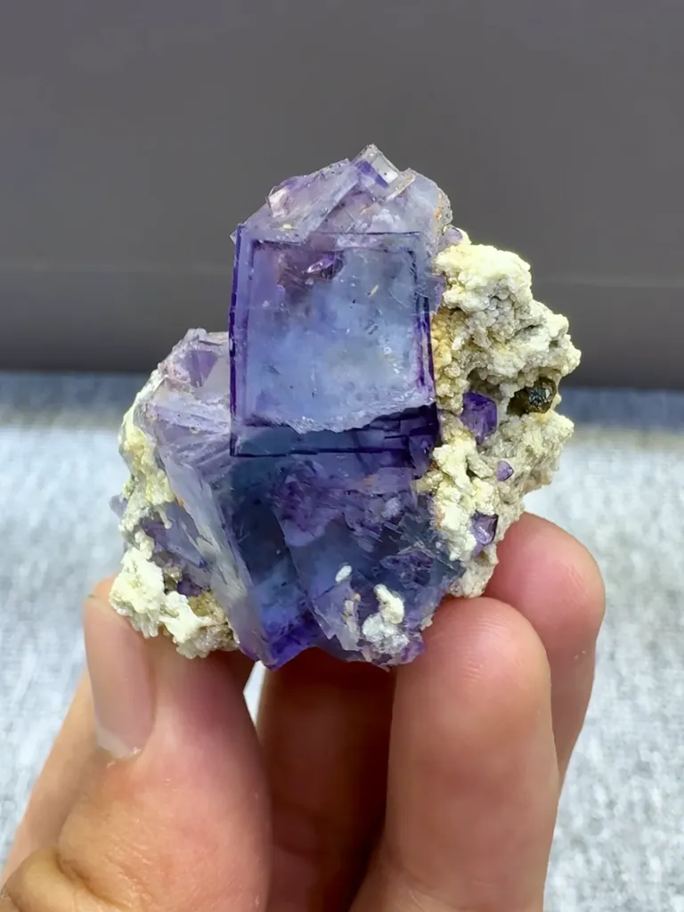 Natural Purple Fluorite and Mica comes from Yaogangxian,Hunan 40*25*30MM - image 3