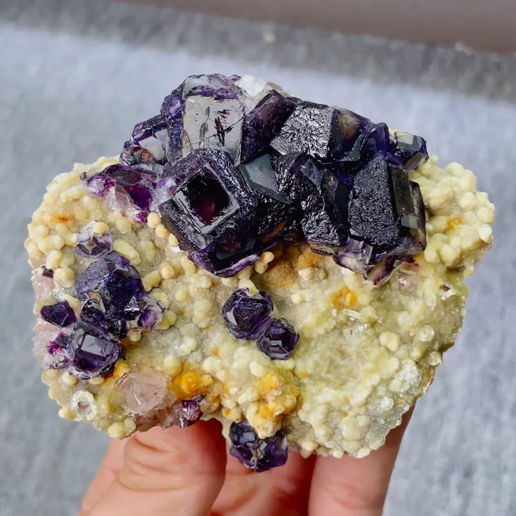 Natural Purple Fluorite and Mica Symbiosis comes from Yindu,Inner Mongolia 85*75*25MM - image 2