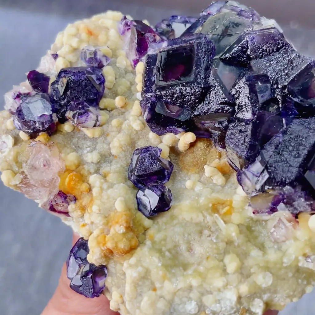 Natural Purple Fluorite and Mica Symbiosis comes from Yindu,Inner Mongolia 85*75*25MM - image 4