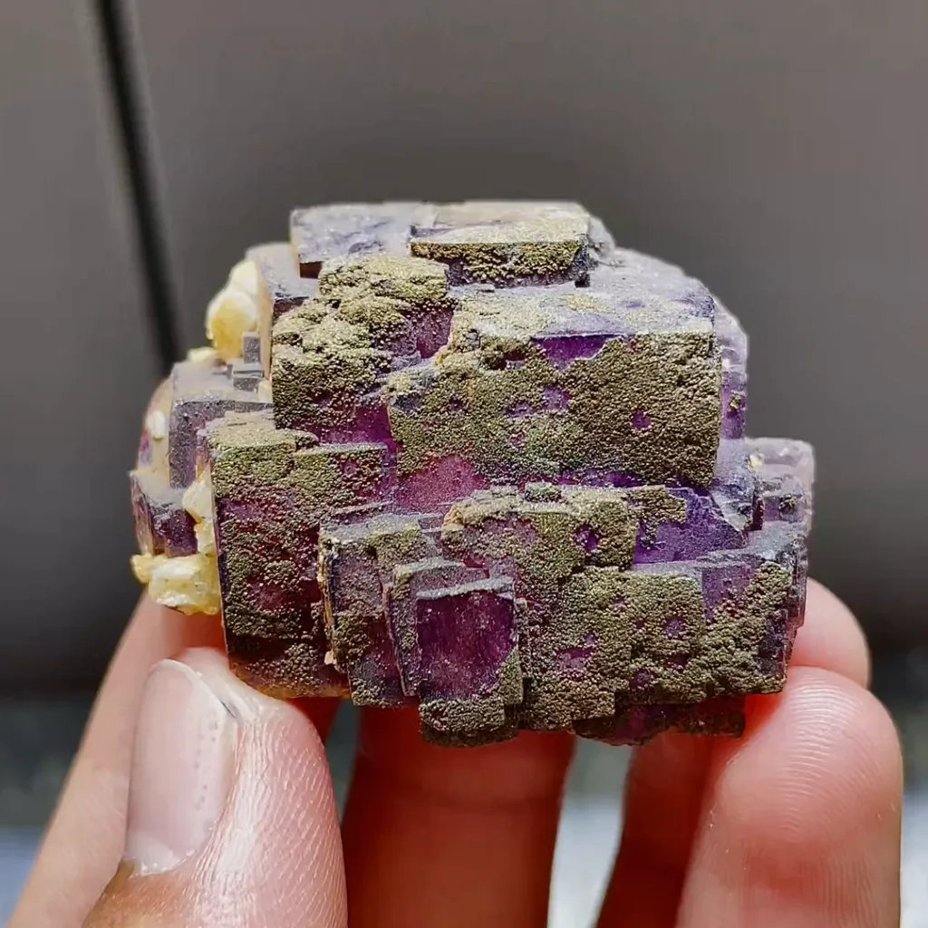 Natural Purple Fluorite and Pyrite Symbiosis comes from Yaogangxian,Hunan 45*20*35MM image