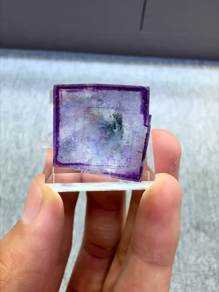 Natural Purple Fluorite and Quartz Coexist comes from Yaogangxian, Hunan 20*20*20MM - image 3