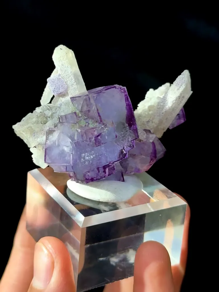 Natural Purple Fluorite and Quartz Coexist comes from Yaogangxian, Hunan 60*25*35MM - image 5