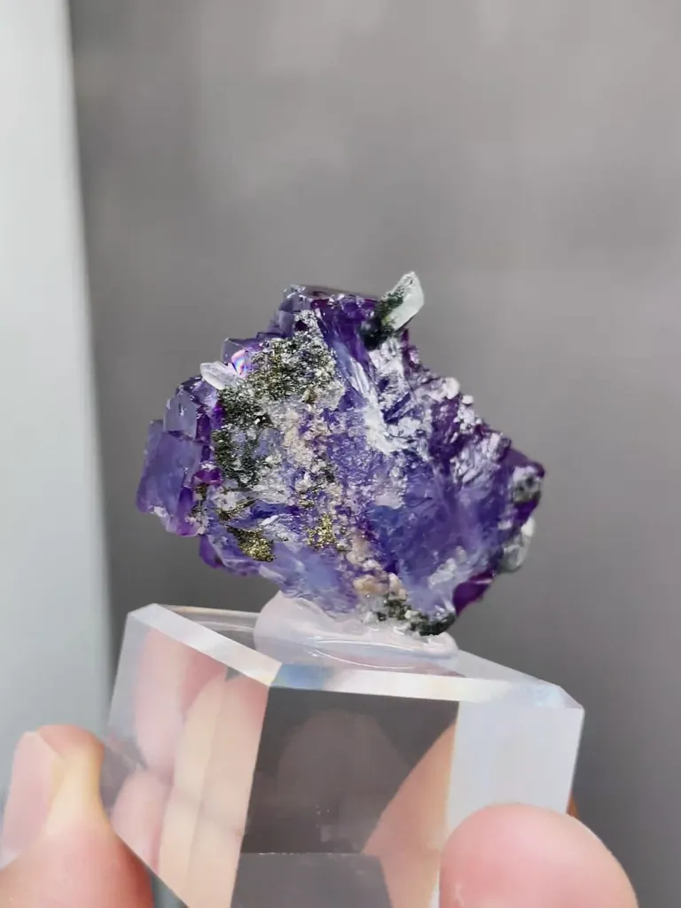Natural Purple Fluorite and Quartz coexist comes from Yaogangxian,Hunan 35*20*30MM - image 5