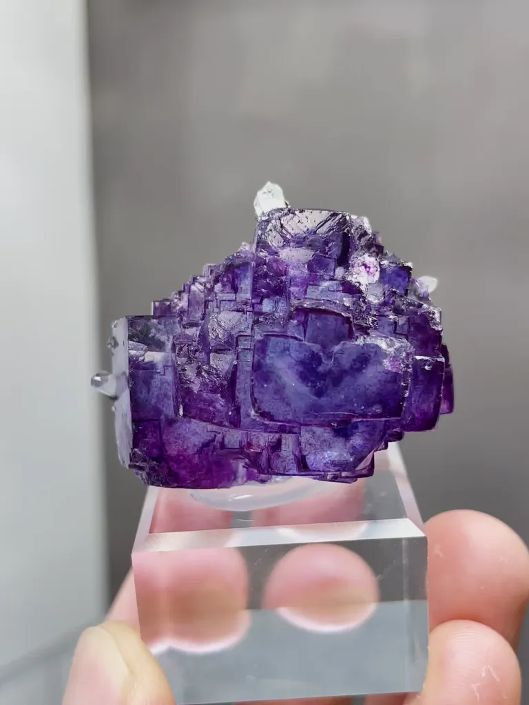 Natural Purple Fluorite and Quartz coexist comes from Yaogangxian,Hunan 35*20*30MM image
