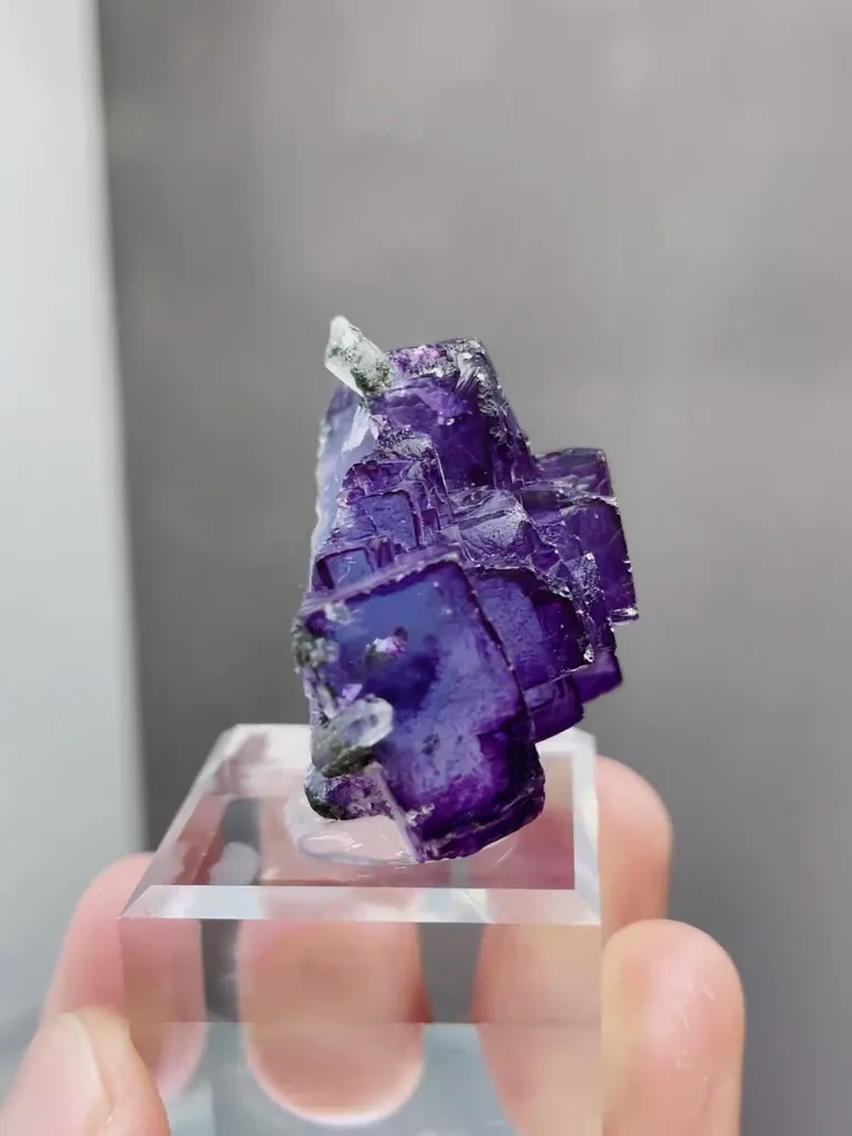 Natural Purple Fluorite and Quartz coexist comes from Yaogangxian,Hunan 35*20*30MM - image 3