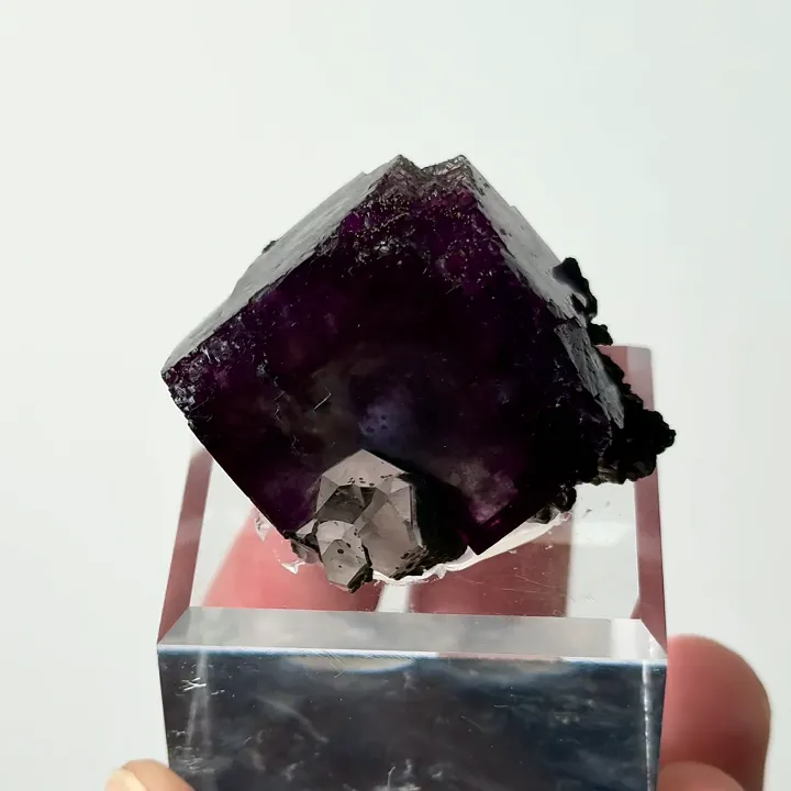 Natural Purple Fluorite and Quartz, Mineral Specimen:Yaogangxian,Hunan (40*35*30MM) - image 2