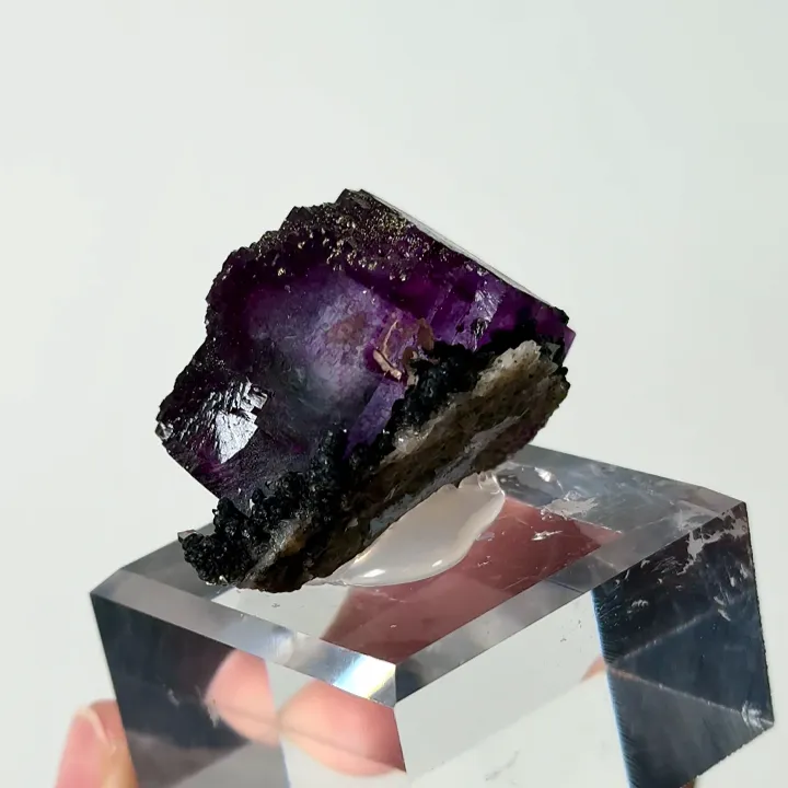 Natural Purple Fluorite and Quartz, Mineral Specimen:Yaogangxian,Hunan (40*35*30MM) - image 4