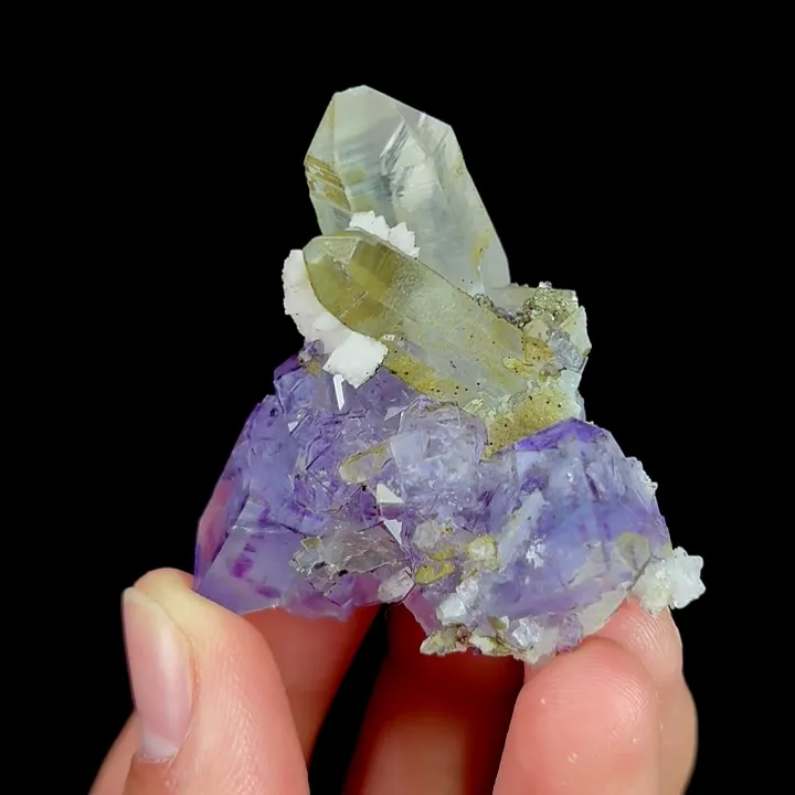 Natural Purple Fluorite and Quartz, Mineral Specimen:Yaogangxian,Hunan (45*45*25MM) image