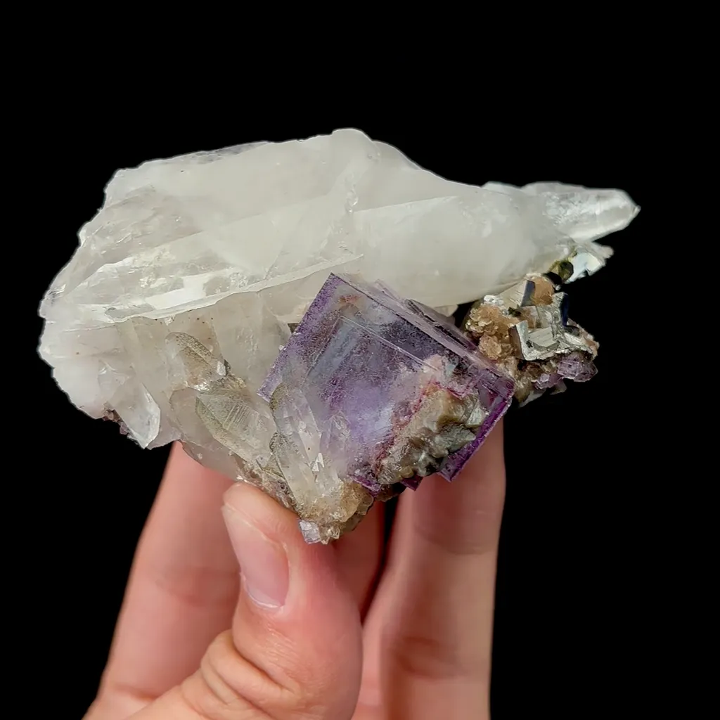 Natural Purple Fluorite and Quartz, Mineral Specimen:Yaogangxian,Hunan (85*45*55MM) - image 5