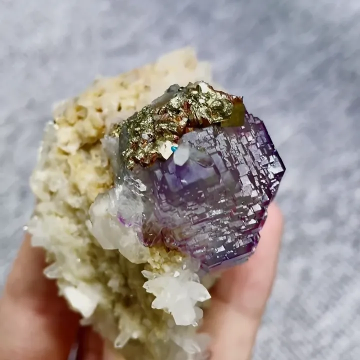 Natural Purple Fluorite and Quartz Symbiosis comes from Shangbao,Hunan 60*60*50MM - image 4