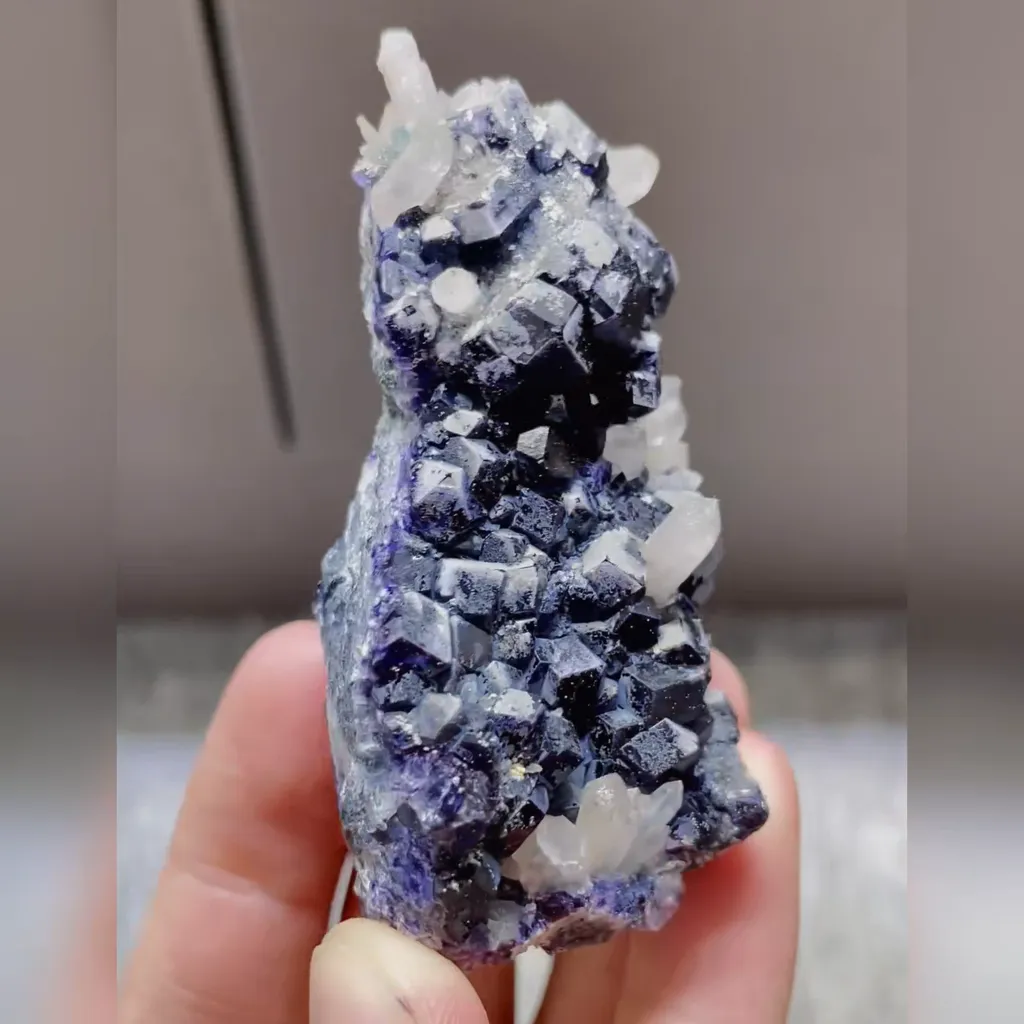 Natural Purple Fluorite and Quartz Symbiosis comes from Zhejiang,China 35*35*70MM - image 3