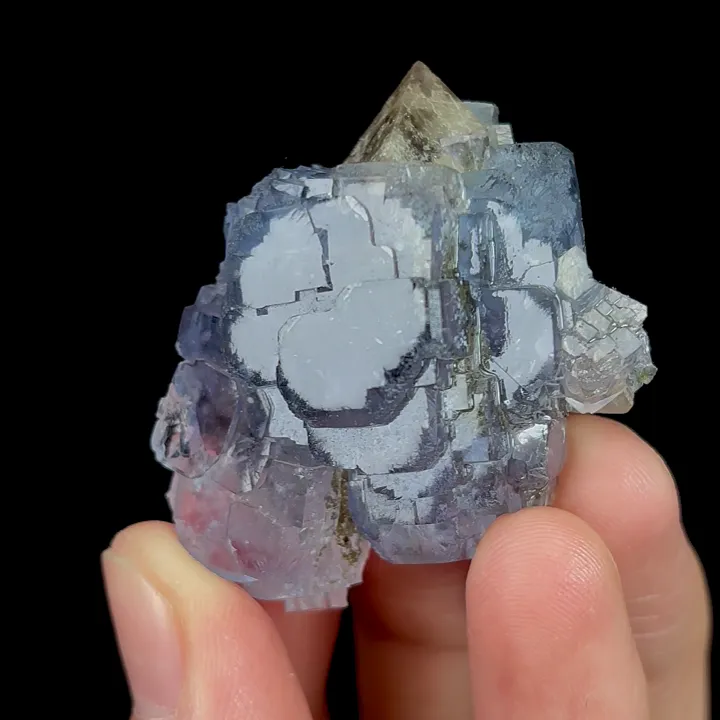 Natural Purple Fluorite and Scheelite, Mineral Specimen:Yaogangxian,Hunan (35*45*20MM) - image 2