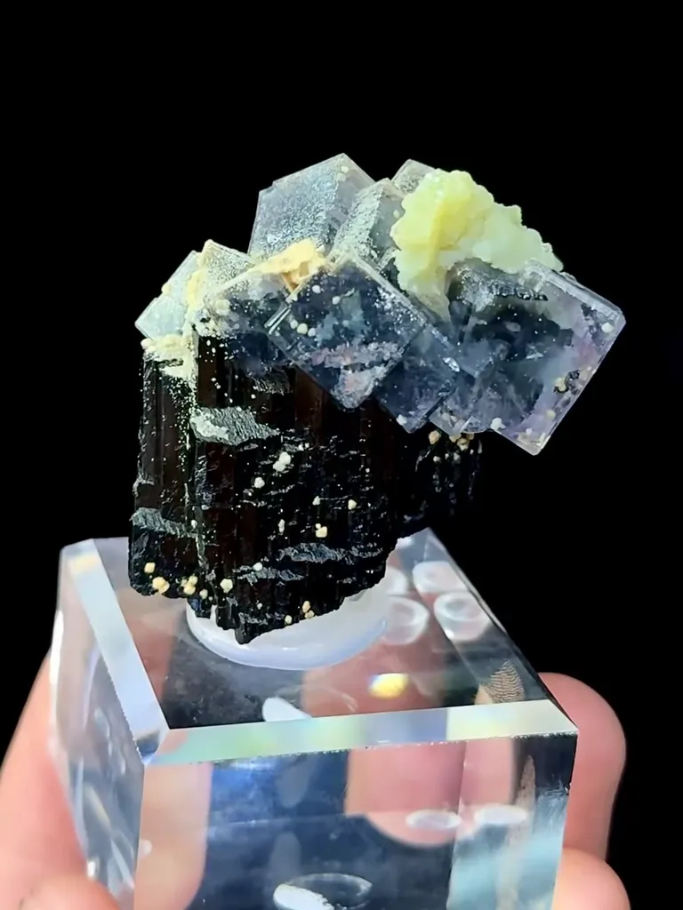 Natural Purple Fluorite and Wolframite Coexist comes from Yaogangxian,Hunan 40*30*35MM - image 2