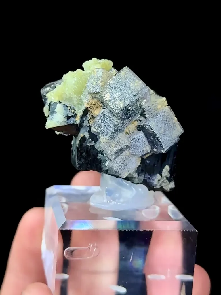 Natural Purple Fluorite and Wolframite Coexist comes from Yaogangxian,Hunan 40*30*35MM - image 5