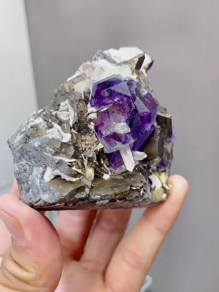 Natural Purple Fluorite coexists with Magnetite comes from Yindu,Inner Mongolia 75*50*60MM - image 5