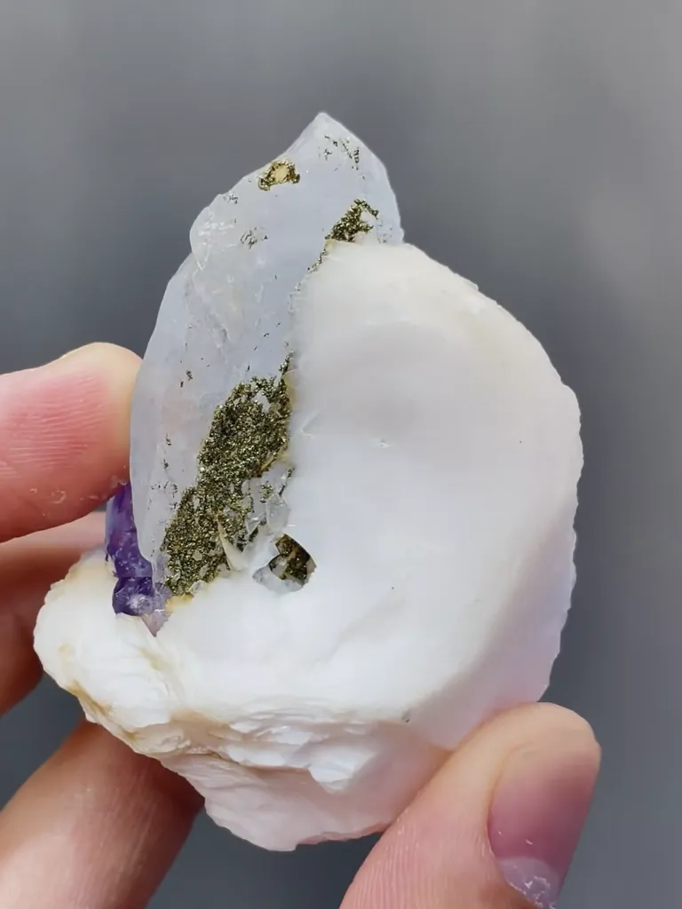 Natural Purple Fluorite coexists with Quartz and Flaky Calcite comes from Yaogangxian,Hunan 45*20*55MM - image 3