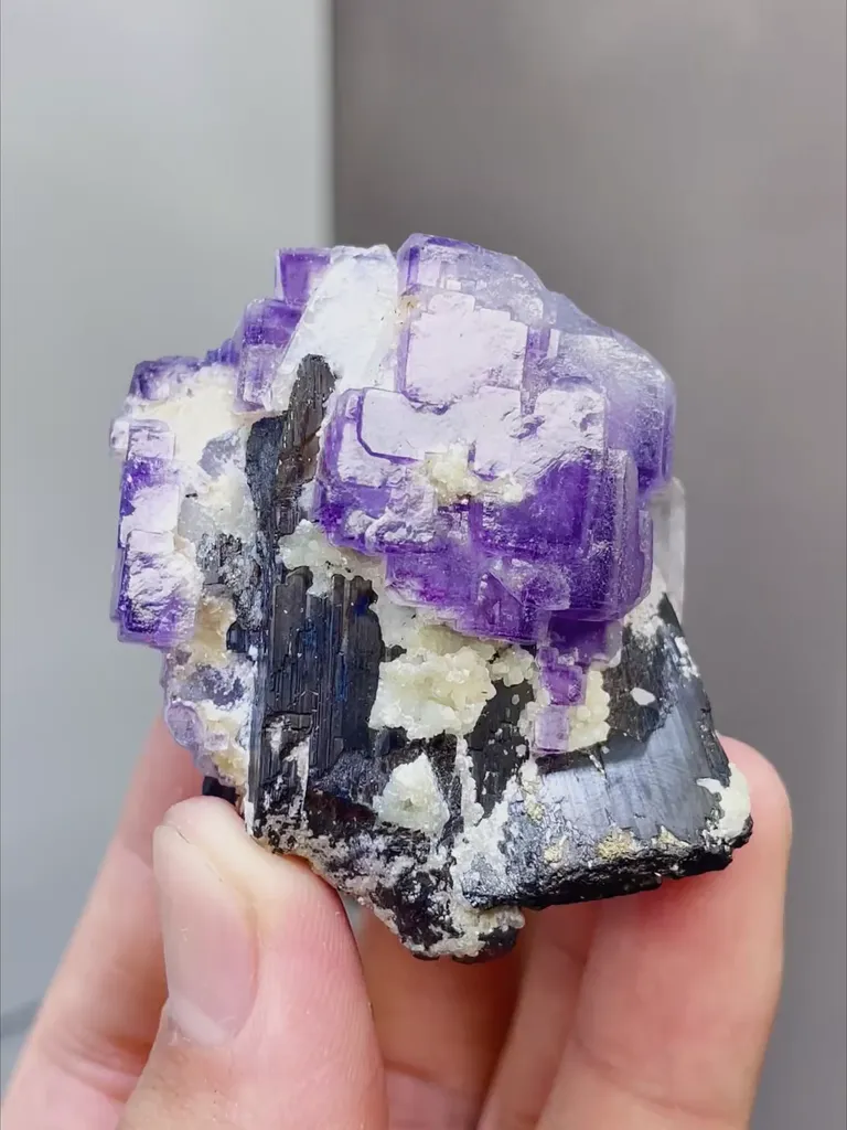 Natural Purple Fluorite coexists with Wolframite and Quartz comes from Yaogangxian,Hunan 40*40*45MM image