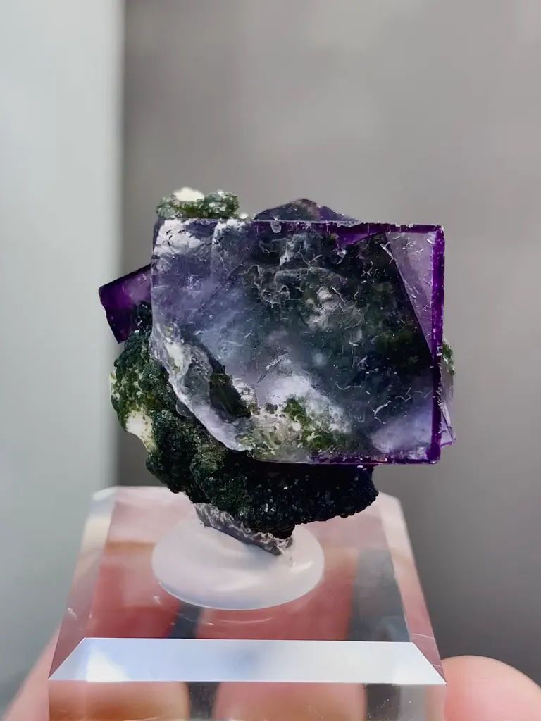 Natural Purple Fluorite comes from Yaogangxian,Hunan 25*20*20MM image