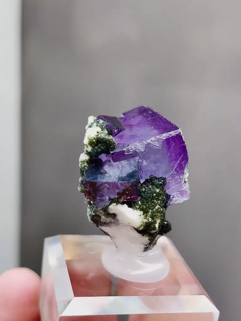 Natural Purple Fluorite comes from Yaogangxian,Hunan 25*20*20MM - image 3