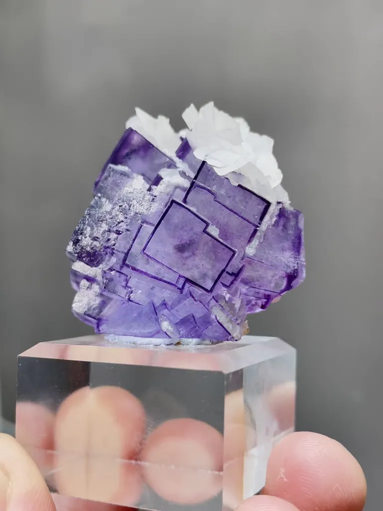 Natural Purple Fluorite comes from Yaogangxian,Hunan 35*20*30MM - image 2